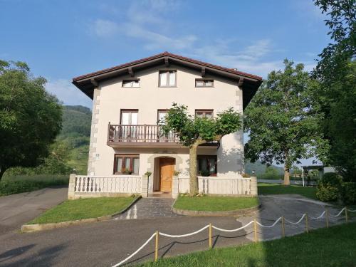 Aizarnazabal House | Child-Friendly Escape at Gaiko Etxe Berri - Rated 9.8/10
