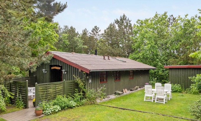 Skjern House | Oceanfront Escape at "Gail" - Steps from the Inlet