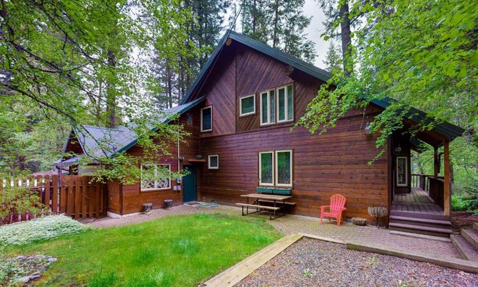 Wallowa County House | Gail's Lodge: Child-Friendly Getaway with Perfect 10 Rating