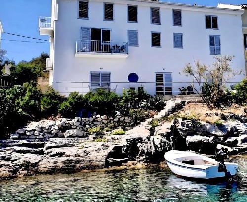 Bozava Apartment | Gajeta Residence Božava: Oceanfront Bliss with 9.8 Rating