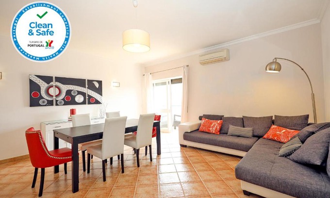 Albardeira Apartment | Cozy Galé Holiday Apartment with Oceanfront Views