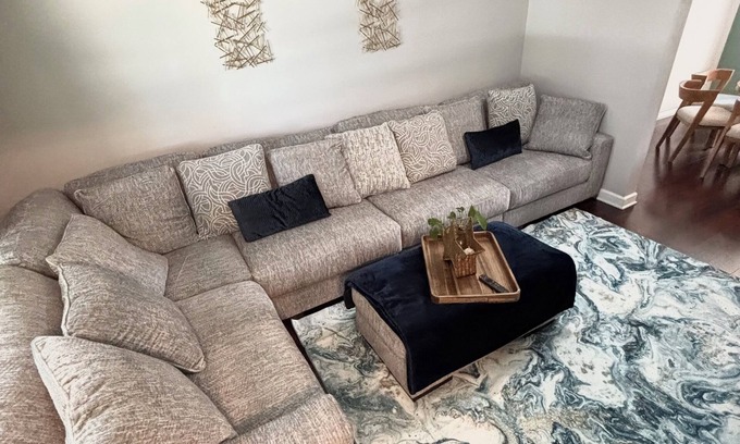 Aurora House | Galactic Oasis Wonderful 5 bedroom theme home, Wi-Fi, king beds and smart tvs