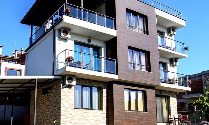Varna Villa | Galata Residence: Relax in a Whirlpool with Lake Views!
