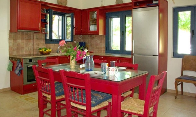 Faistos Apartment | Galatia Red