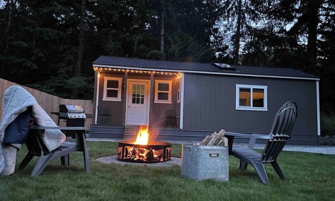 Samish Hill House | 10/10 Rated Galbraith Getaway Tiny House for Family Fun