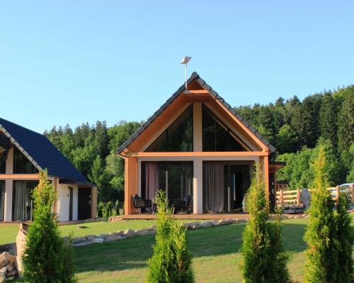 Stronie Slaskie House | Unforgettable Stay at Galena i Gnejs with Hot Tub & Fireplace