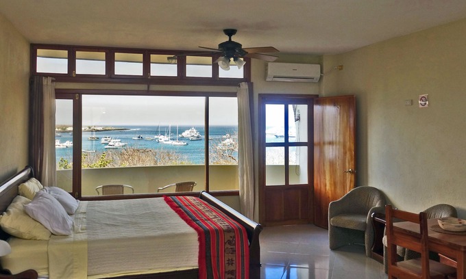 Puerto Baquerizo Moreno Apartment | Galeodan Bonito Suite: Your Ocean View Home in Paradise