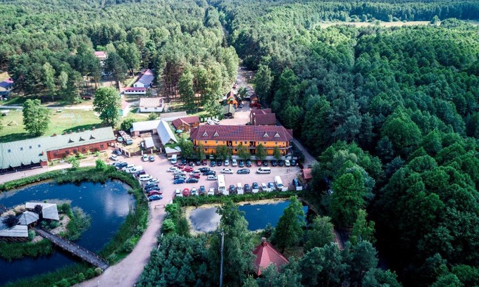 Svityazʼ Hotel | Oceanfront Galicky Dvir Hotel with Pool & Hot Tub