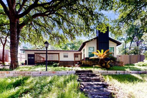 Galindo House | Family-Friendly Galindo Getaway for Your Perfect Retreat