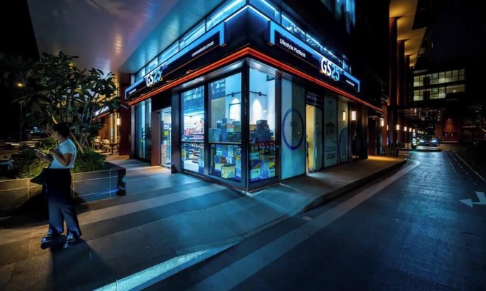 Ben Nghe Apartment | Galleria Modern Luxe 3BR - L81 Views w/Pool & Gym