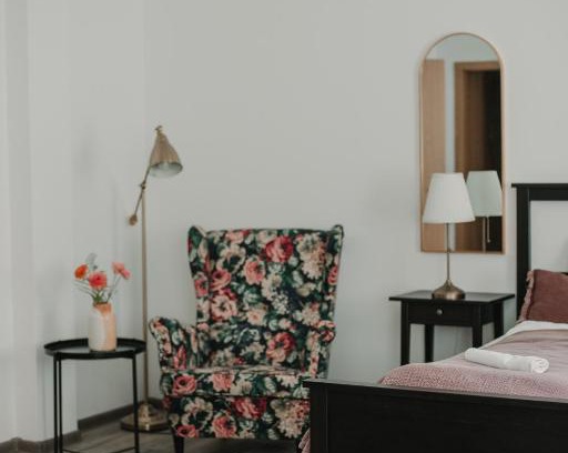 Martin Apartment | Gallery Apartment 3: Pet-Friendly Stay with High Guest Ratings
