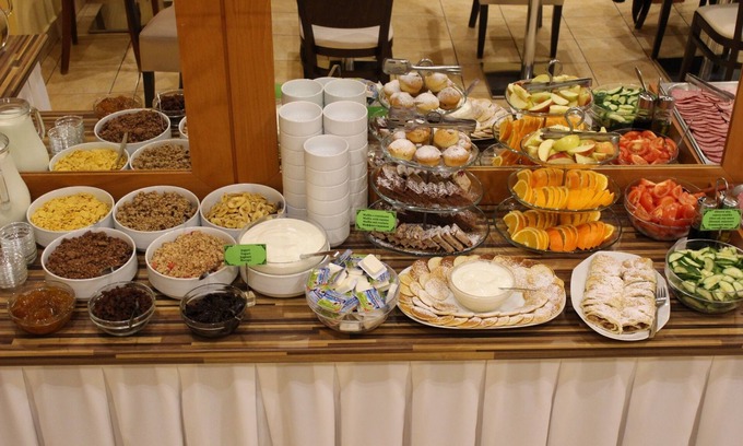Nusle Hotel | Inviting Gallery Hotel SIS: Family-Friendly with Spa Access
