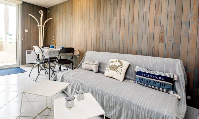 Cleder House | Cozy Galv Ar Mor: Ideal Family Getaway Near the Beach