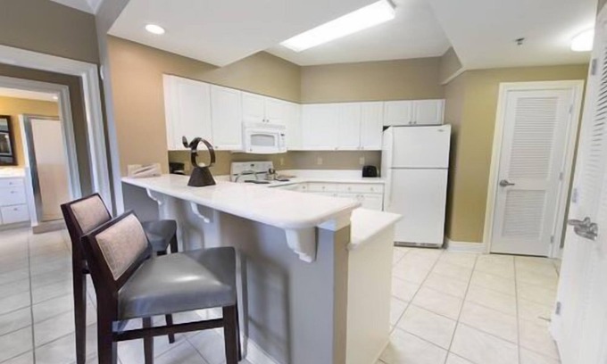 Galveston Condo | Beachfront 1BR Galveston Condo with Pool & Spa Amenities