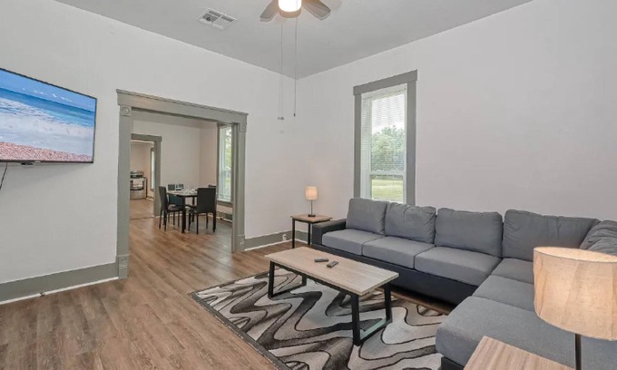Texas City Other | Galveston, Dike, and Texas City Access - Cozy 8 Bed Home!