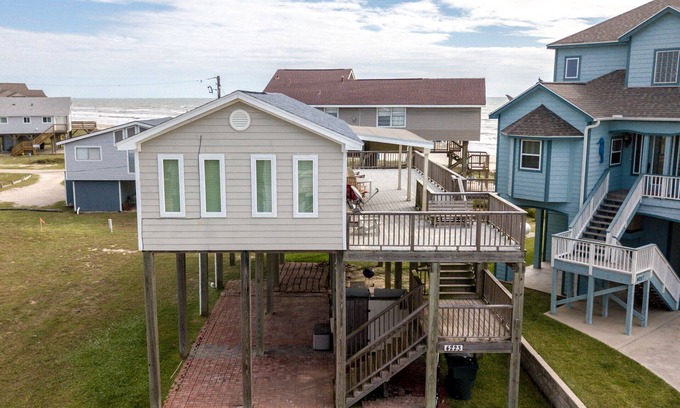 Galveston House | Ocean View Galveston Home: Guest Rated 9.8, Pet Friendly