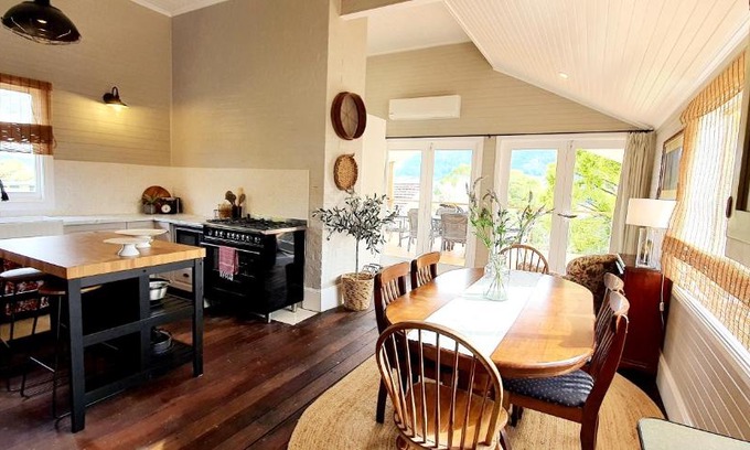 Gloucester House | Discover Galway: Family-Friendly Hotel with Kitchen Access