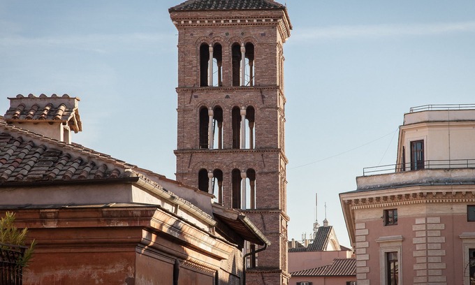 Rione III Colonna Apartment | Discover Gambero Loft: Perfect for Family Getaways