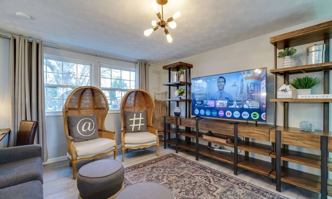 Englewood House | Modern Retreat: Newly Remodeled Gem with Spa & Kitchen