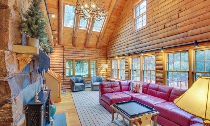 Accord Cabin | Premier Accord Vacation Rental with Pool & Hot Tub