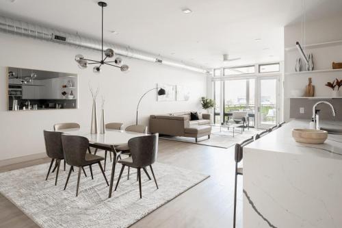 Jefferson Park House | Gameday Oasis with Private Balcony in Jefferson Park