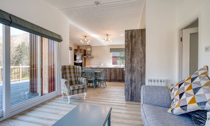 Crianlarich Ski Chalet | Discover Gamekeeper Chalet: Family-Friendly & Pet Welcoming