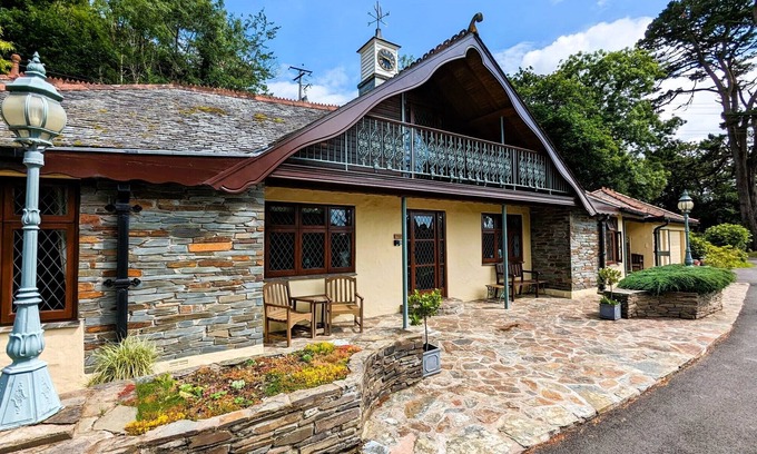 Trentishoe Cottage | Tranquil Gamekeeper's Heddon Valley: Pet-Friendly Retreat