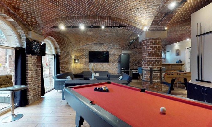 Talmas Cottage | Inviting Games Room Retreat for 6 near Amiens