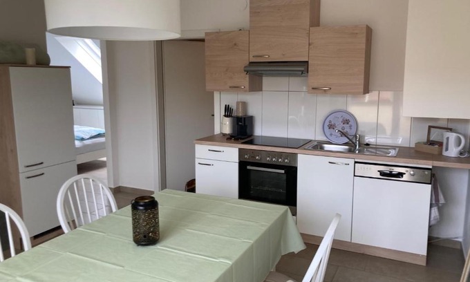 Gamlitz Apartment | Inviting GamlitzCity: Family-Friendly with Hot Tub & Breakfast