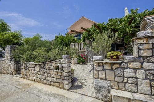 Marina House | Pet-Friendly Ganče in Gustirna – Perfect for Families!