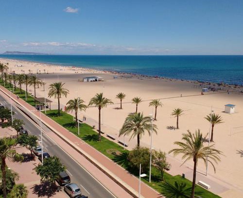 Grau i Platja Apartment | Gandía Playa: Newly Renovated with Pool & Kid-Friendly Fun
