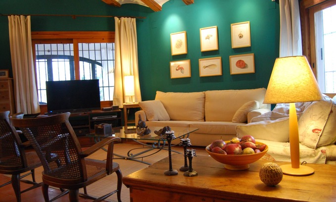 Real de Gandia Villa | Discover Gandia: Unwind by Sea and Mountain with Pool Access