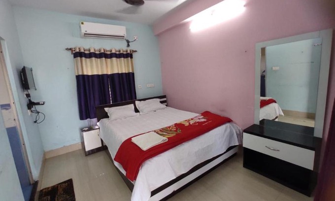 Diamond Harbour House | Discover Gangasagar Das Guest House: Pet & Child Friendly