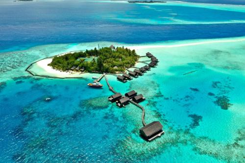 Gangehi Island Resort | Relax at Gangehi Island Resort & Spa with Oceanfront Views