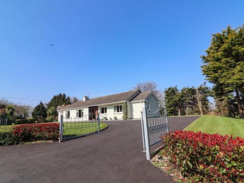 Killarney House | Explore the Gap of Dunloe: Top-Rated 4-Star Family Escape