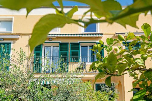 Pietra Ligure Apartment | Relaxation Awaits: 250m to the Sea with Family-Friendly Amenities