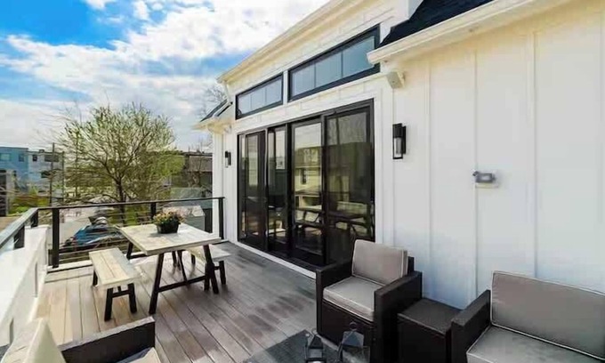 Downtown Columbus House | Garage Parking -Short North - Convention