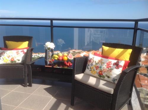 Canico Apartment | Garajau Elite: Oceanfront Retreat with Perfect 10 Rating