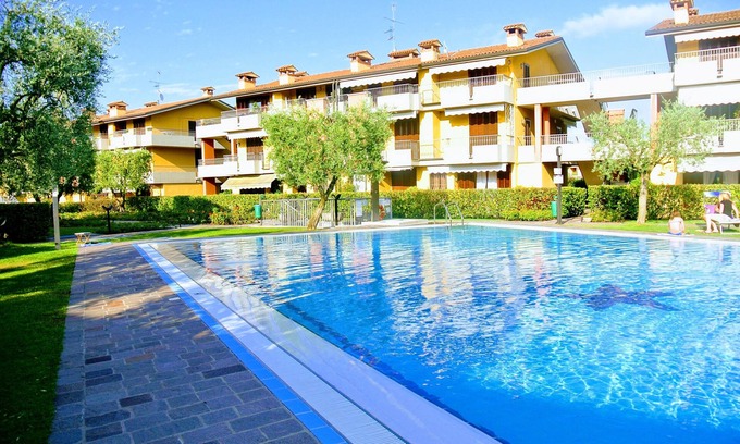 Lugana Apartment | Garda House Camelia - Steps from Lake Garda, Rated 9.4/10