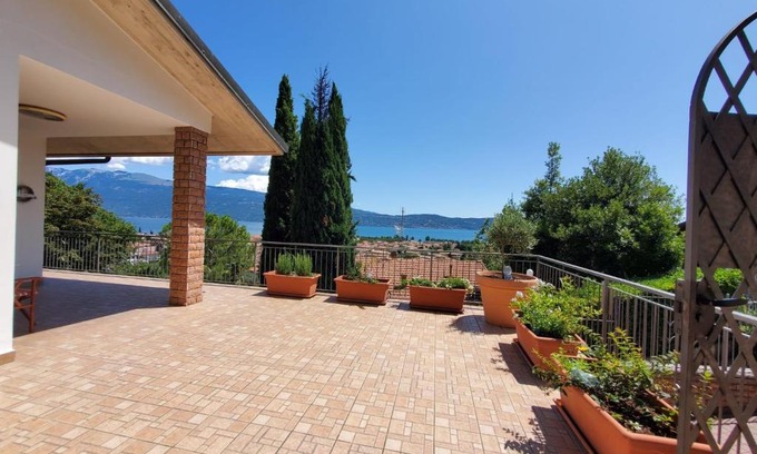Toscolano Maderno Apartment | Experience Garda Sunshine: Pet-Friendly Getaway, 9.6 Rated