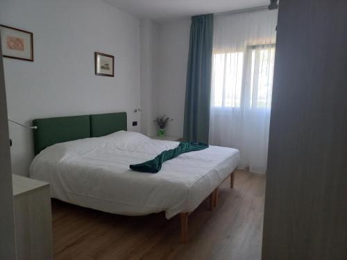 Ovest House | Top-Rated Gardafarm Agriturismo: Pet-Friendly Retreat