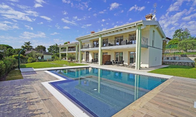 Pieve Vecchia House | Experience Excellence at Gardaliva 2 with Pool Access