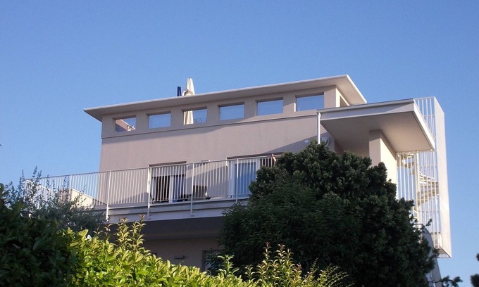 San Benedetto di Lugana Apartment | Beautiful GardaSee-Emotion Vista Lago with Free Wi-Fi