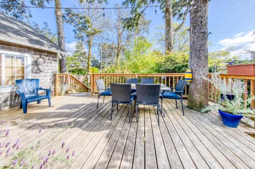 Seaside House | Relax at Garden by the Sea – Pet and Child-Friendly Getaway