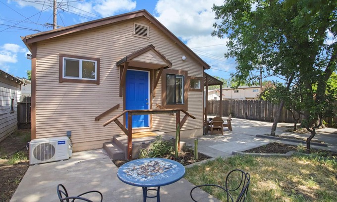 Lodi Cottage | Cozy Garden Cottage in Little Mexico, Steps from Downtown
