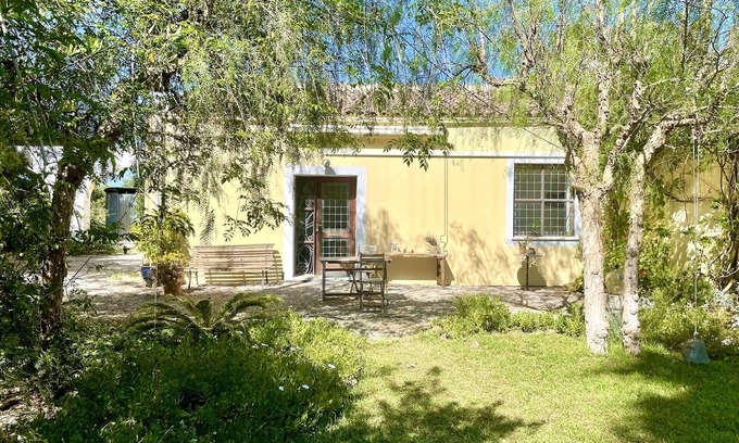 Moncarapacho e Fuseta Cottage | Serene Garden Cottage with Natural Pool near Fuseta Beach