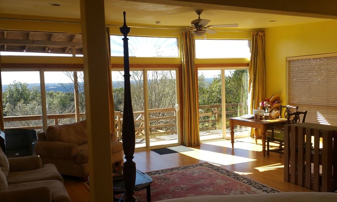 Wimberley Cottage | Romantic Garden Cottage: Hot Tub & Scenic Views Await