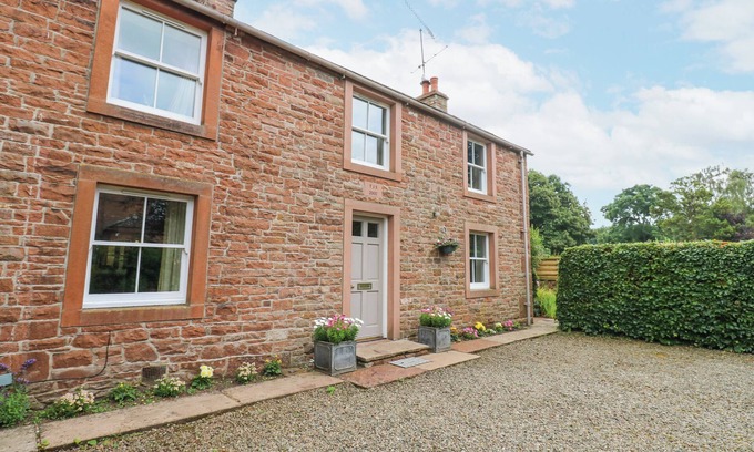 Great Salkeld Cottage | Inviting Garden Cottage in Lazonby - Pet Friendly Retreat