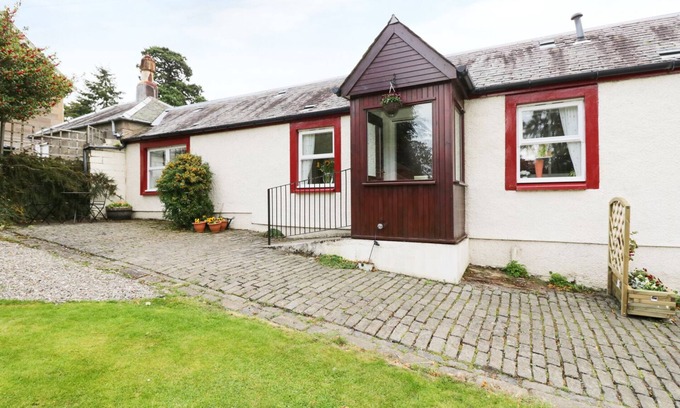Perth Cottage | Pet-Friendly Garden Cottage with Excellent Guest Ratings