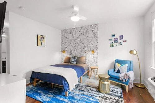 Touro Apartment | Beautiful Garden District Studio with Gated Parking Access
